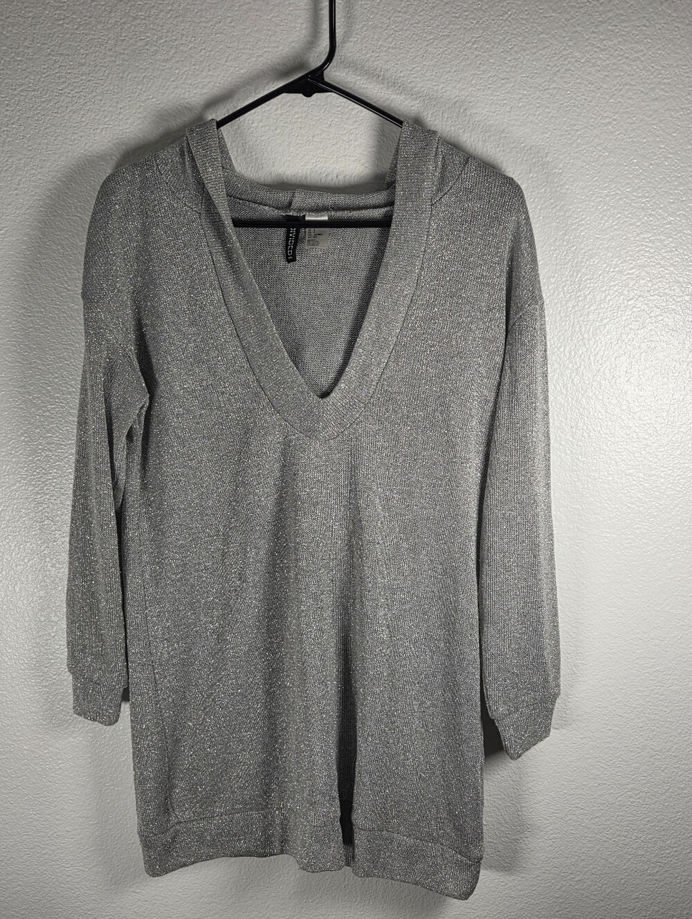H&M Women's Size Small Sparkly Silver Metallic Knit V-Neck Hooded Sweater